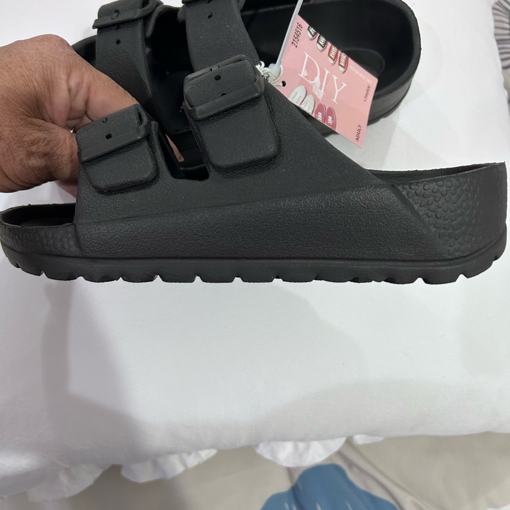 DIY • Black Rubber Sandals • sz 6 - Picture 5 of 6